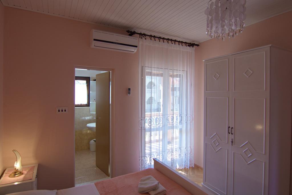 Apartment And Rooms Toka Zára Kültér fotó
